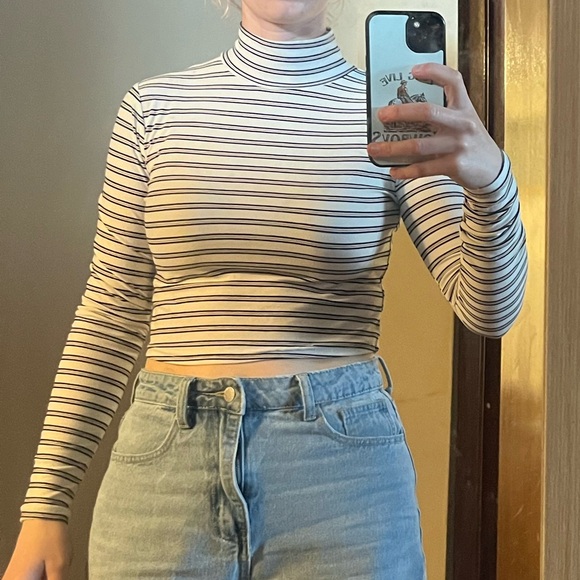 Ardene striped cropped turtle neck long sleeve - Picture 2 of 2